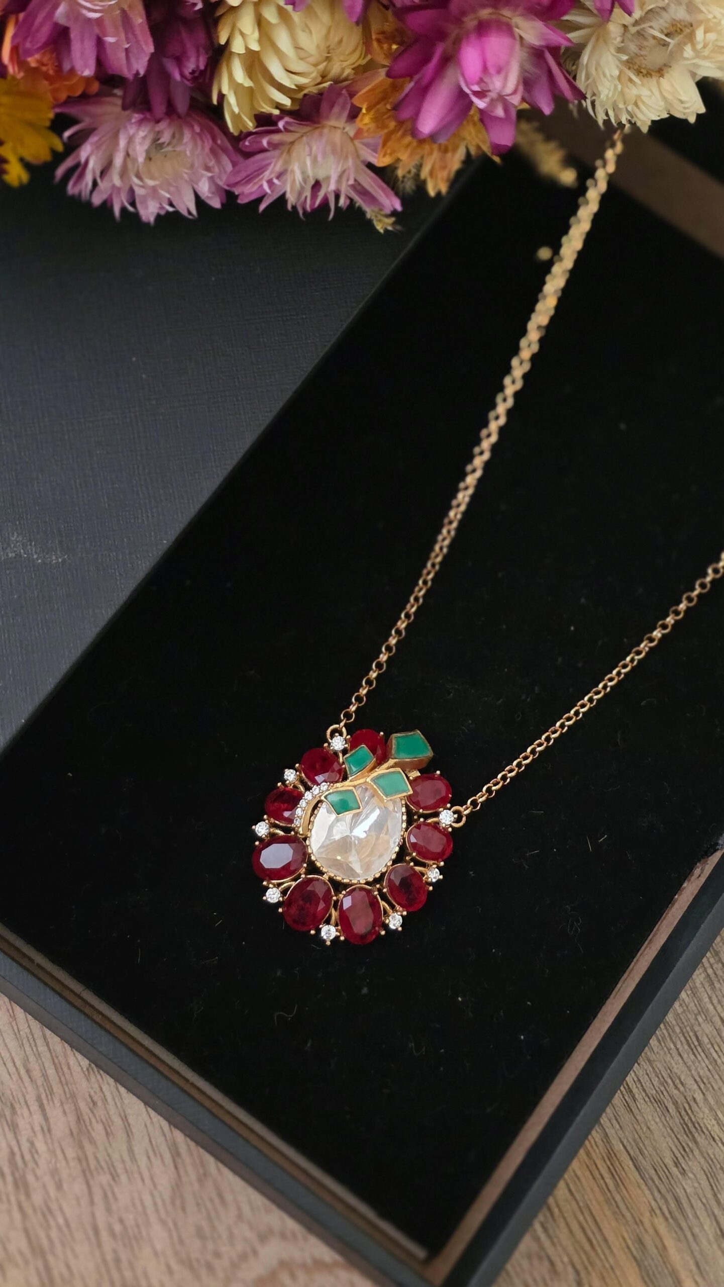 Juhi Delicate Necklace Thumbnail
