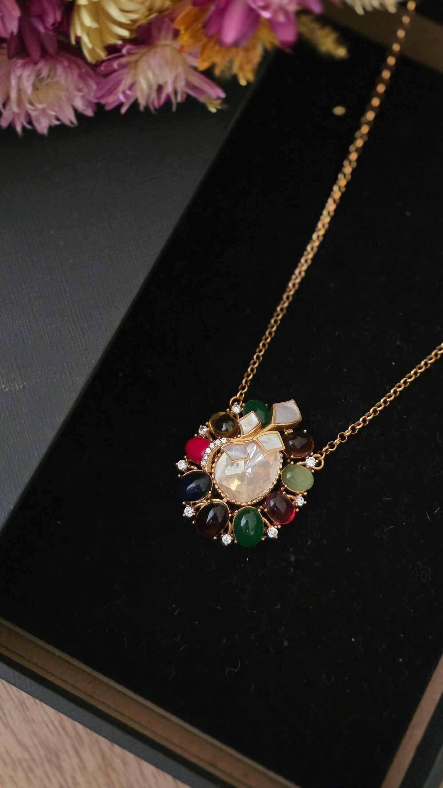 Juhi Delicate Necklace Thumbnail