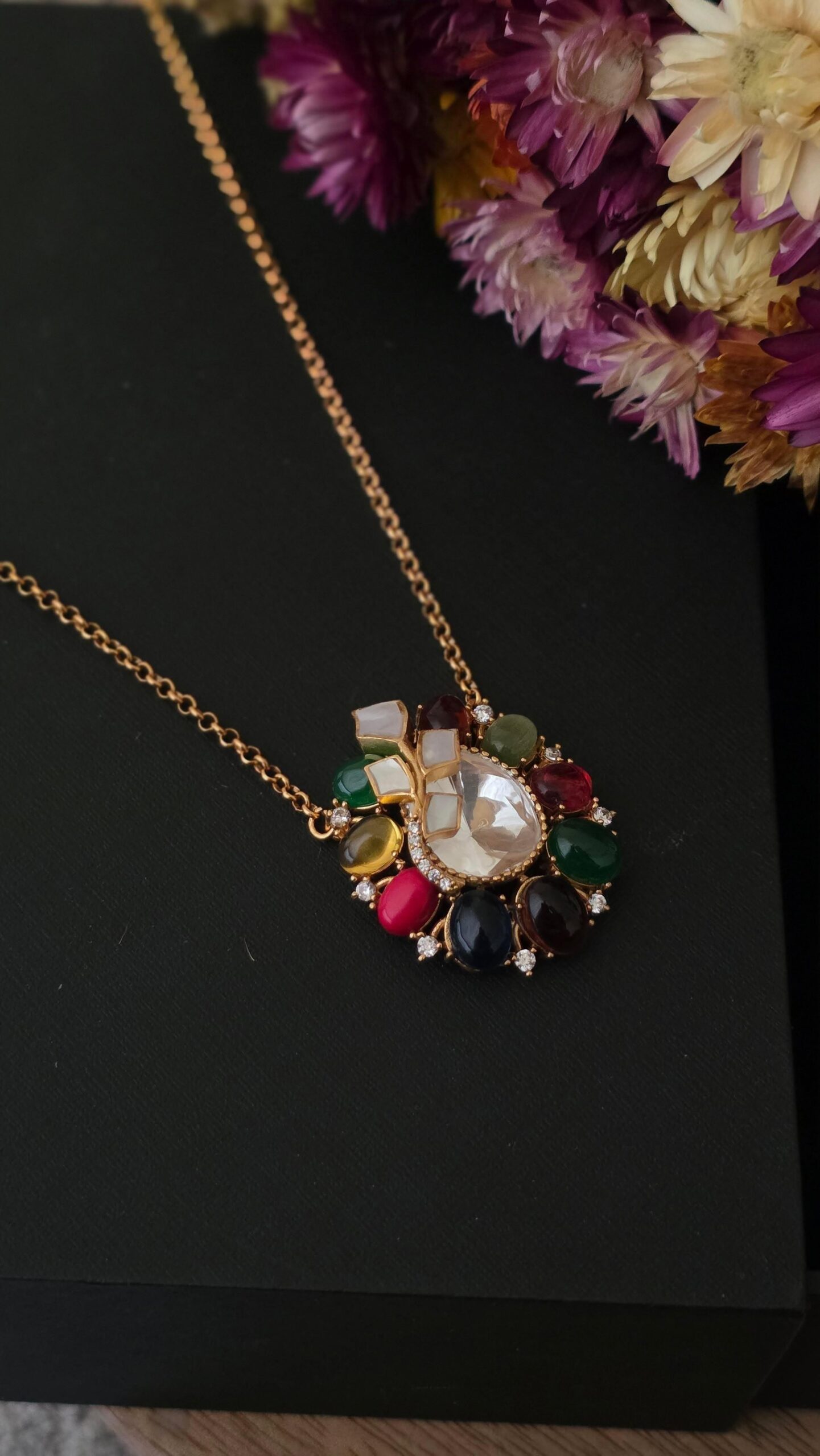 Juhi Delicate Necklace Thumbnail