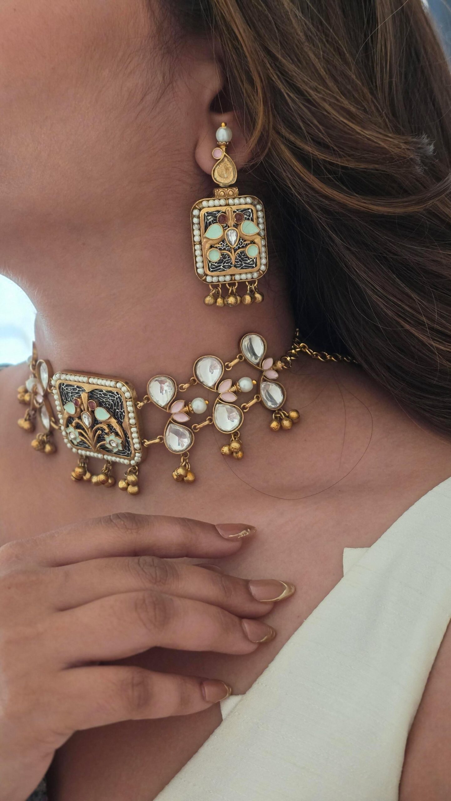Geetika handcrafted choker Thumbnail