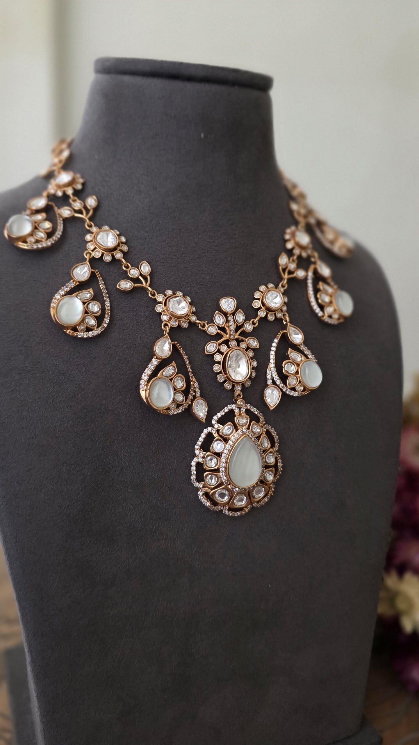 Driti quartz and polki necklace Thumbnail