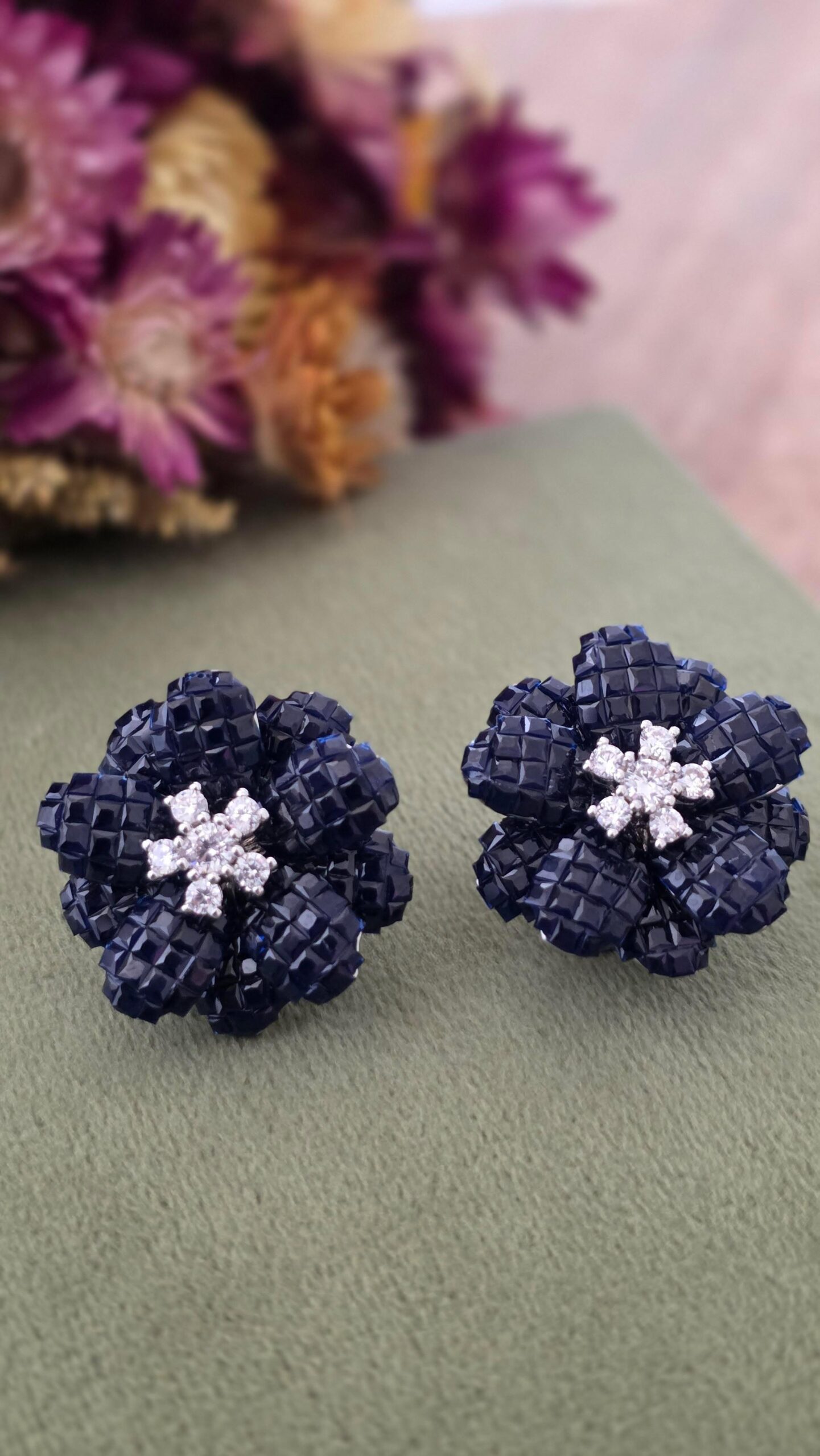 Anni studs Thumbnail