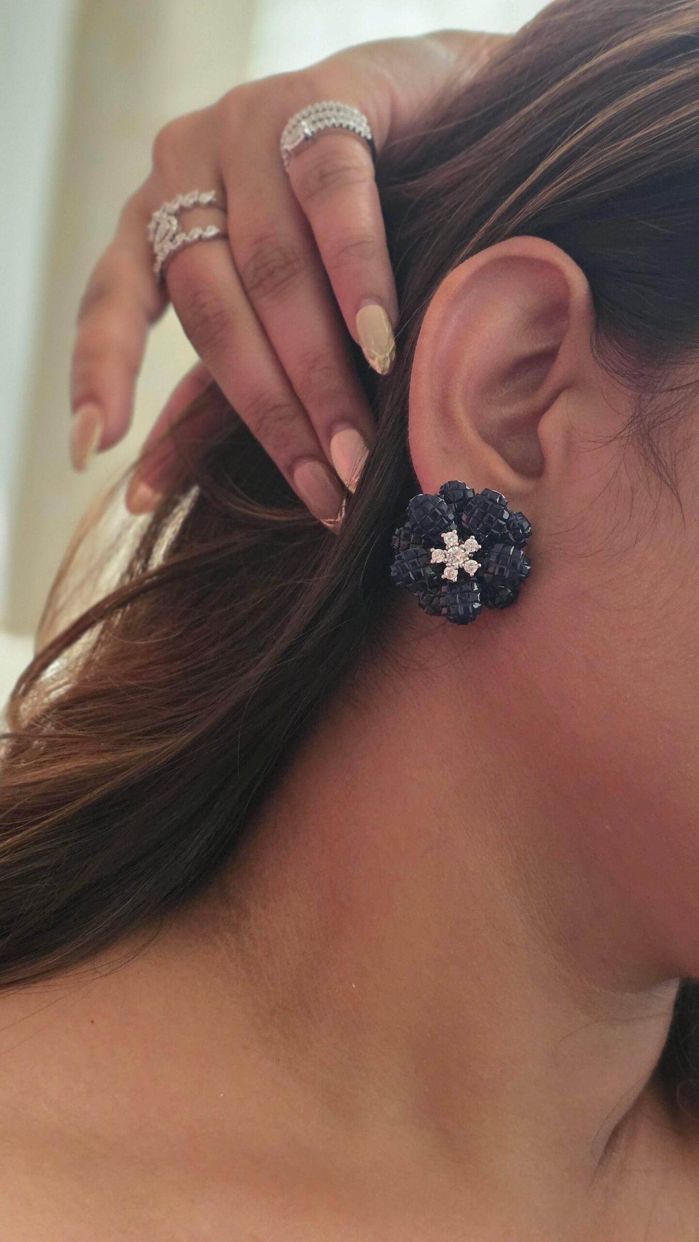 Anni studs Thumbnail