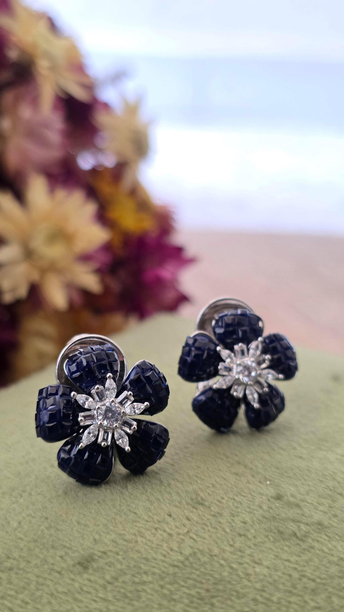 Rhea studs Thumbnail