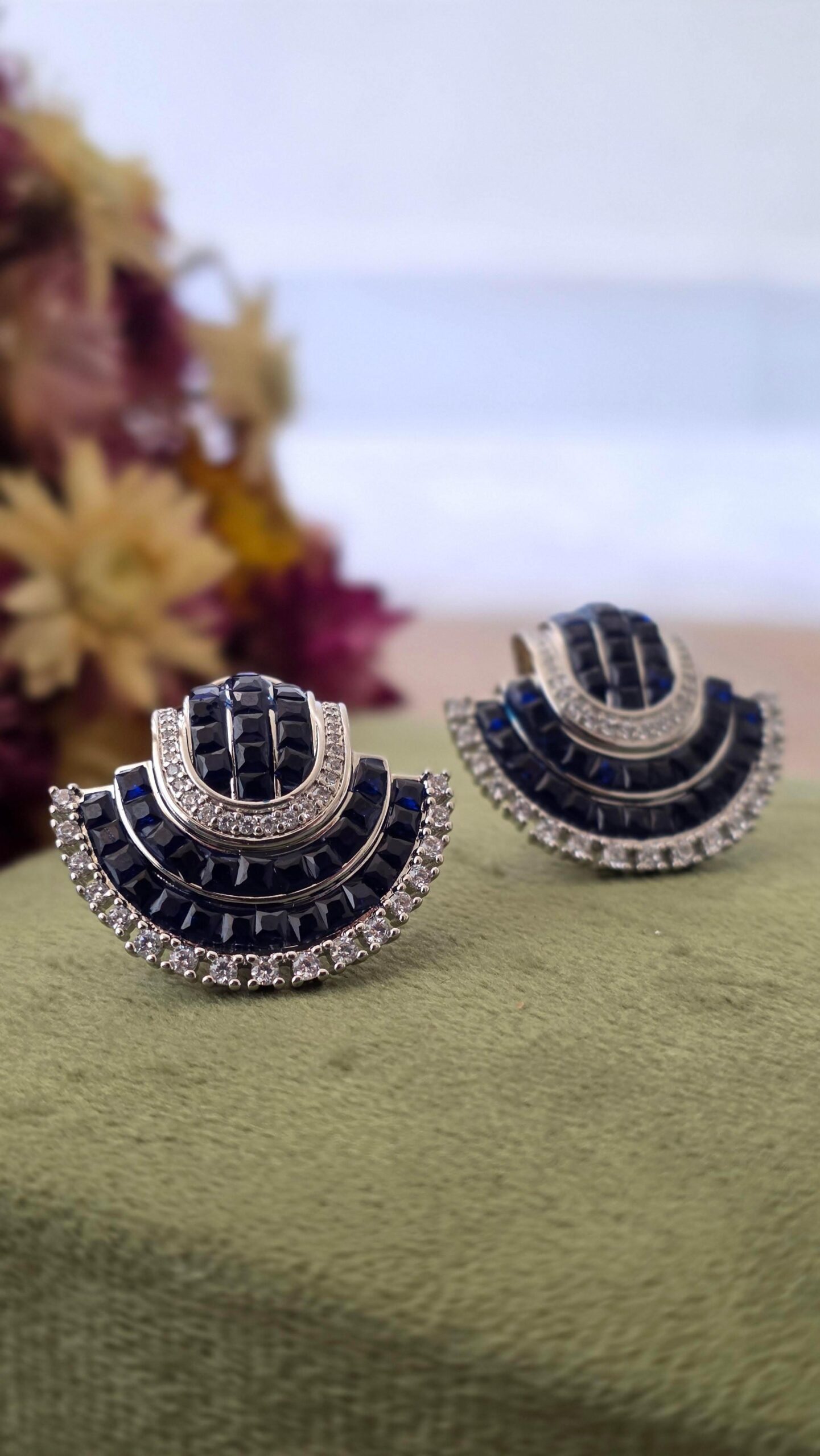 Joanie earrings Thumbnail