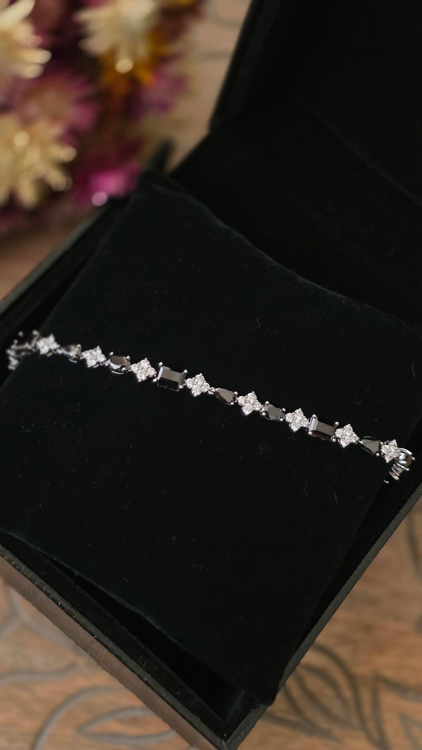 Aisa bracelet Thumbnail