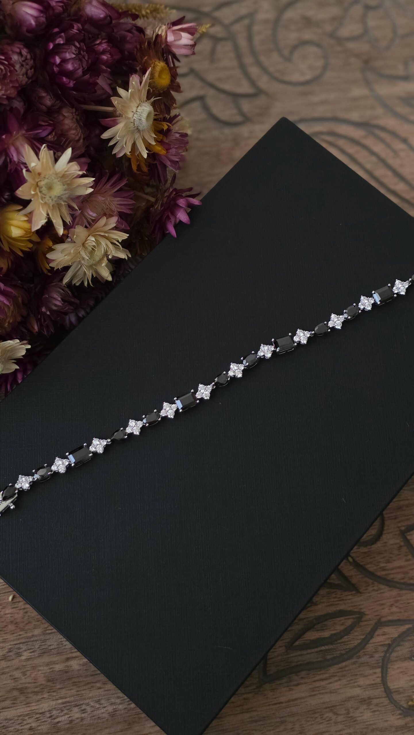 Aisa bracelet Thumbnail