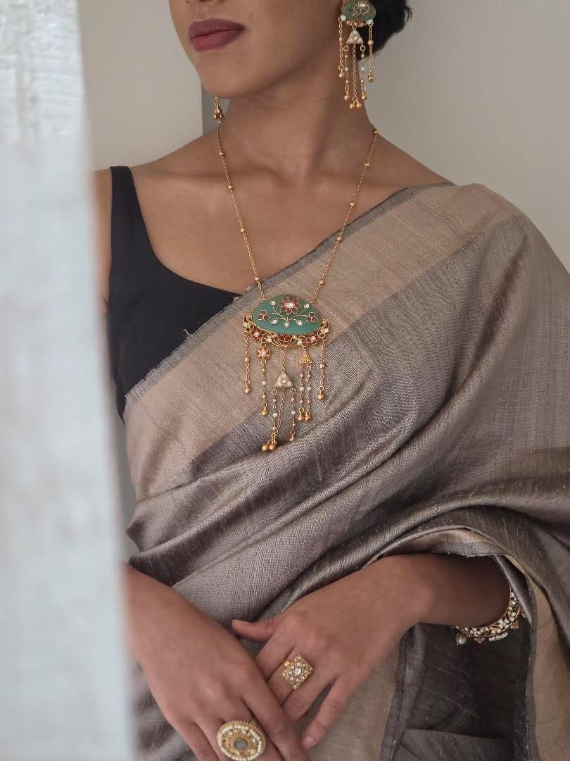 Saachi Handcrafted delicate long necklace Thumbnail