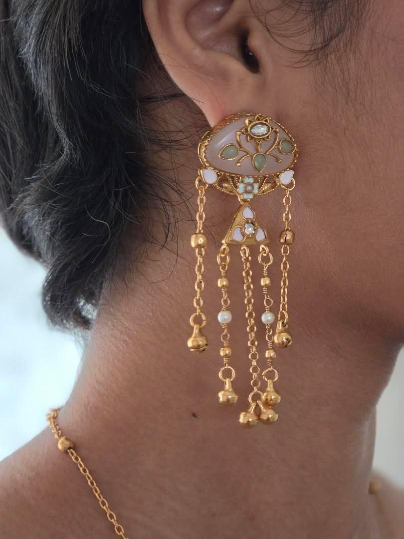Saachi Handcrafted delicate long necklace Thumbnail