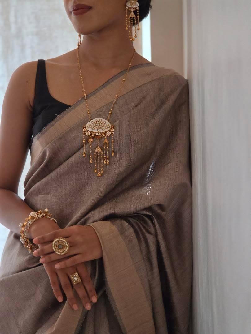 Saachi Handcrafted delicate long necklace Thumbnail