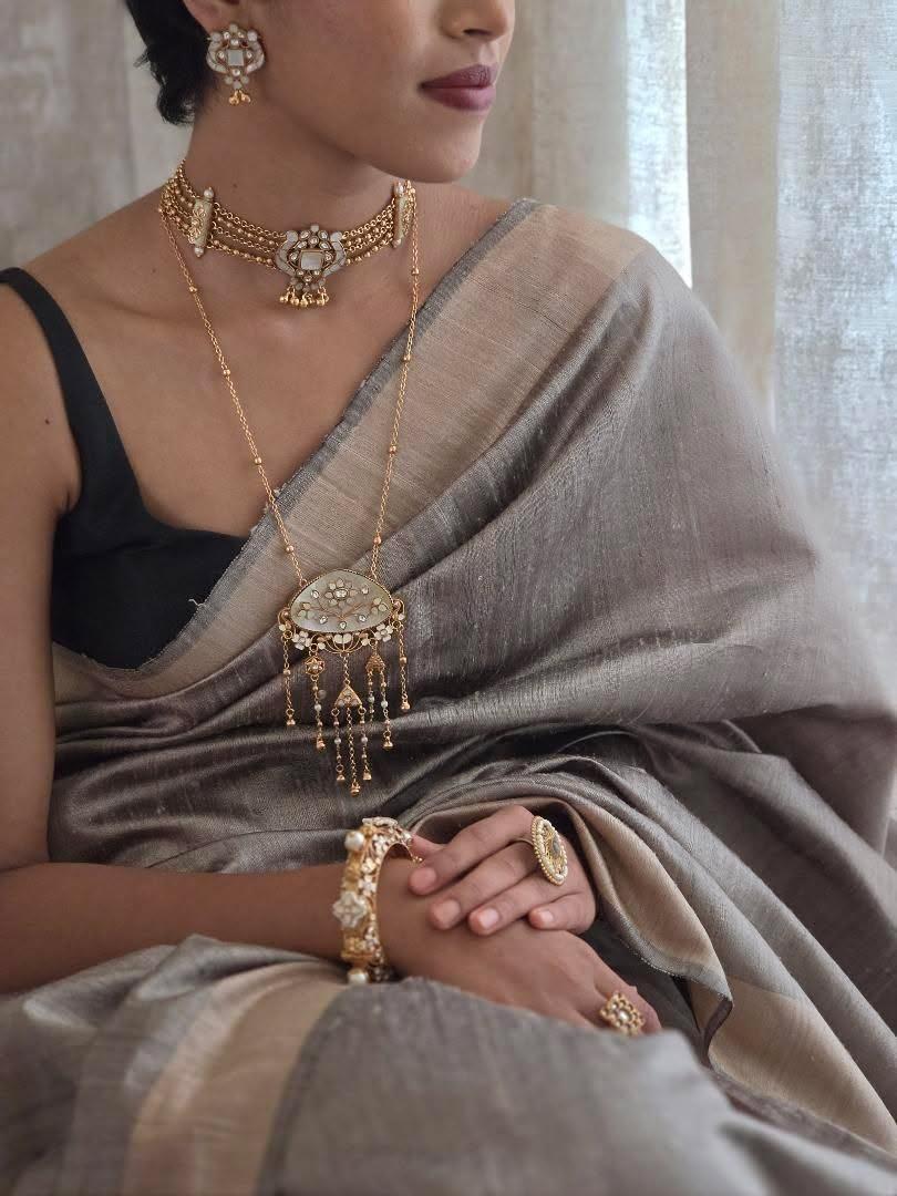 Saachi Handcrafted delicate long necklace Thumbnail