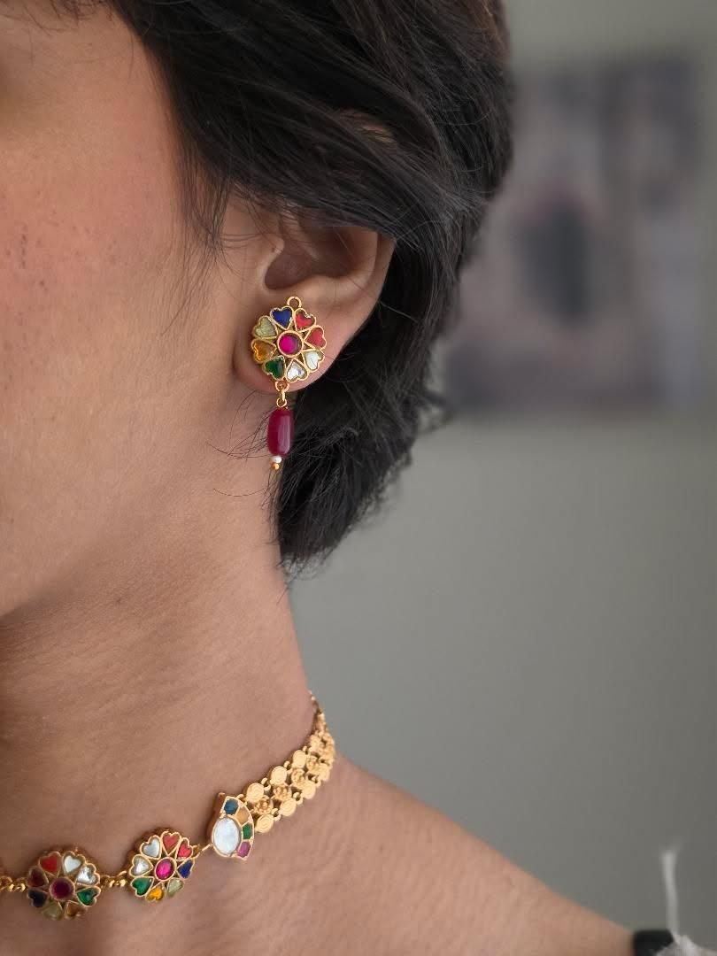 Phool Handcrafted Delicate Choker Thumbnail
