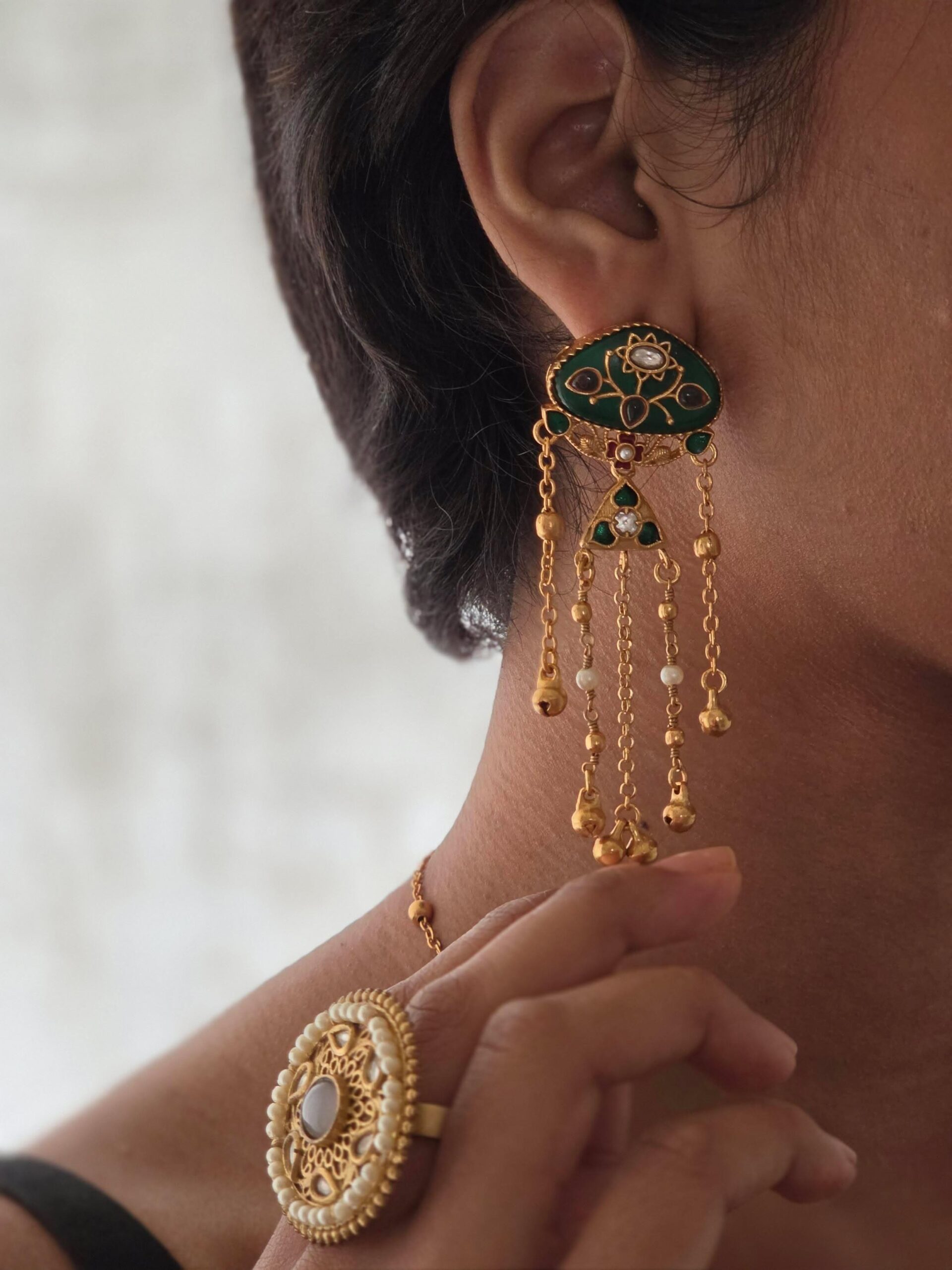 Saachi handcrafted delicate long necklace Thumbnail