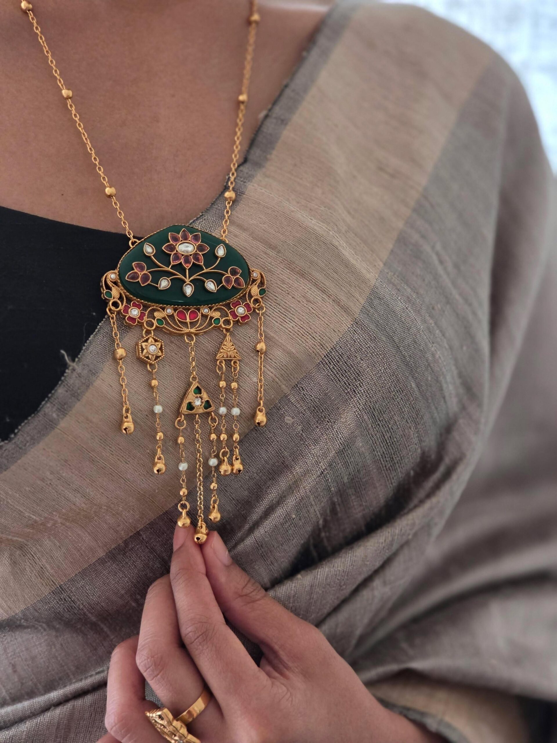 Saachi handcrafted delicate long necklace Thumbnail
