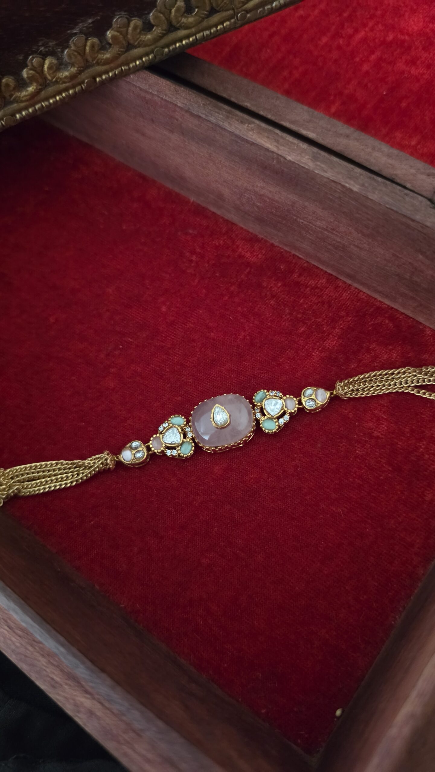 Ellie statement choker Thumbnail