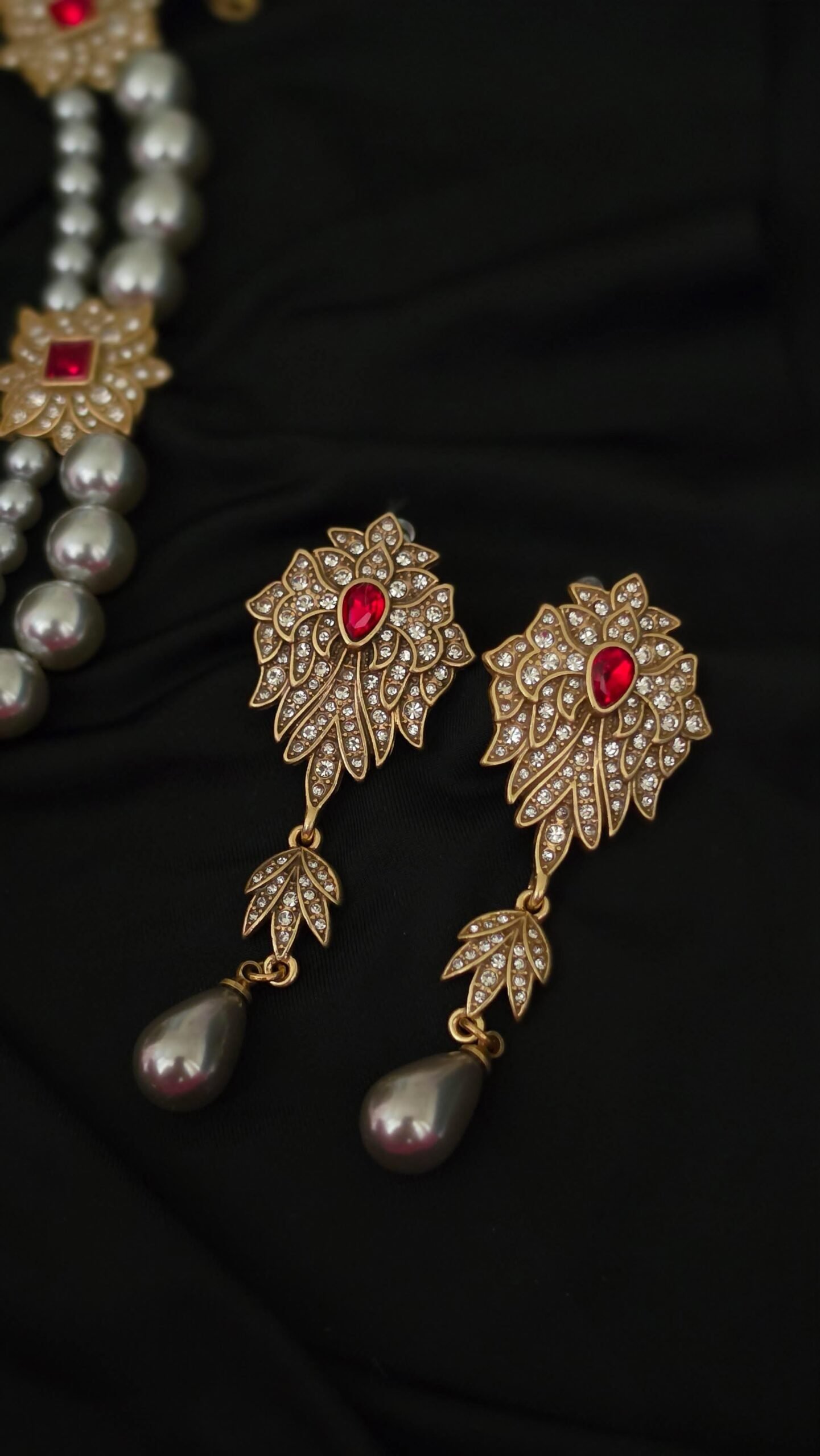 Veyra Pearl Necklace with Earrings  Thumbnail