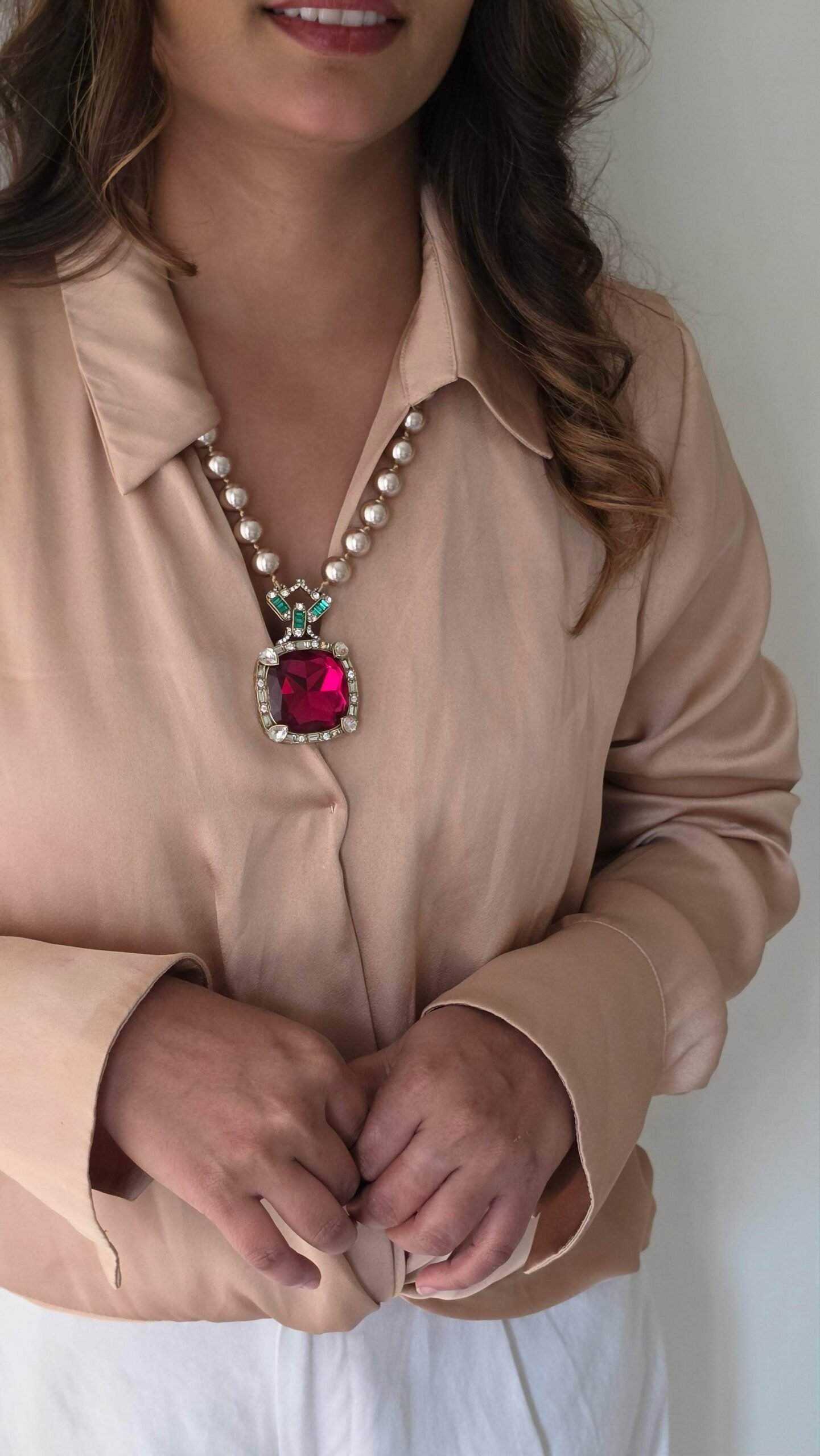 Rajavi Semi-precious Quartz Necklace Thumbnail
