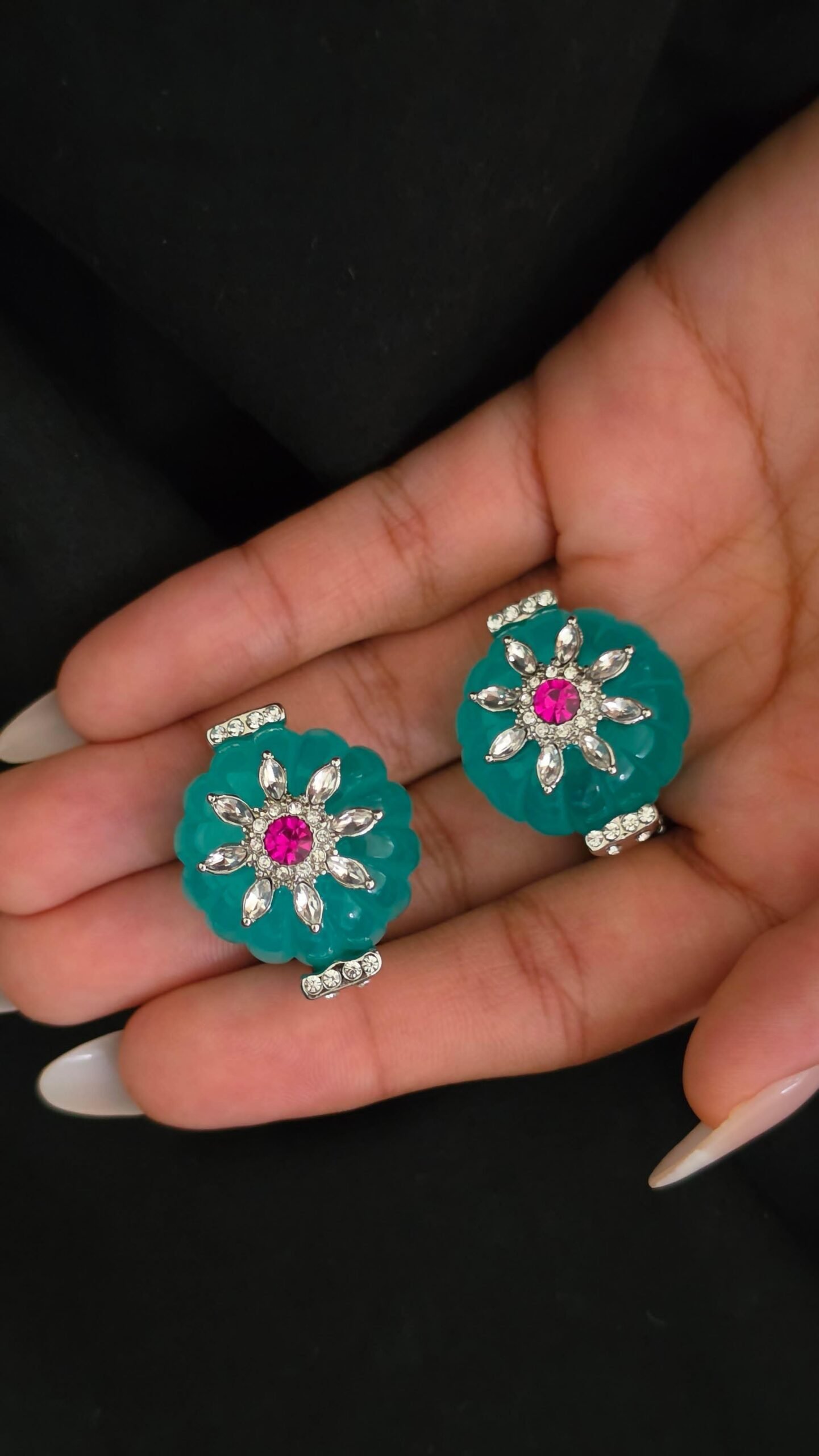 Nisha semi precious stones necklace Thumbnail