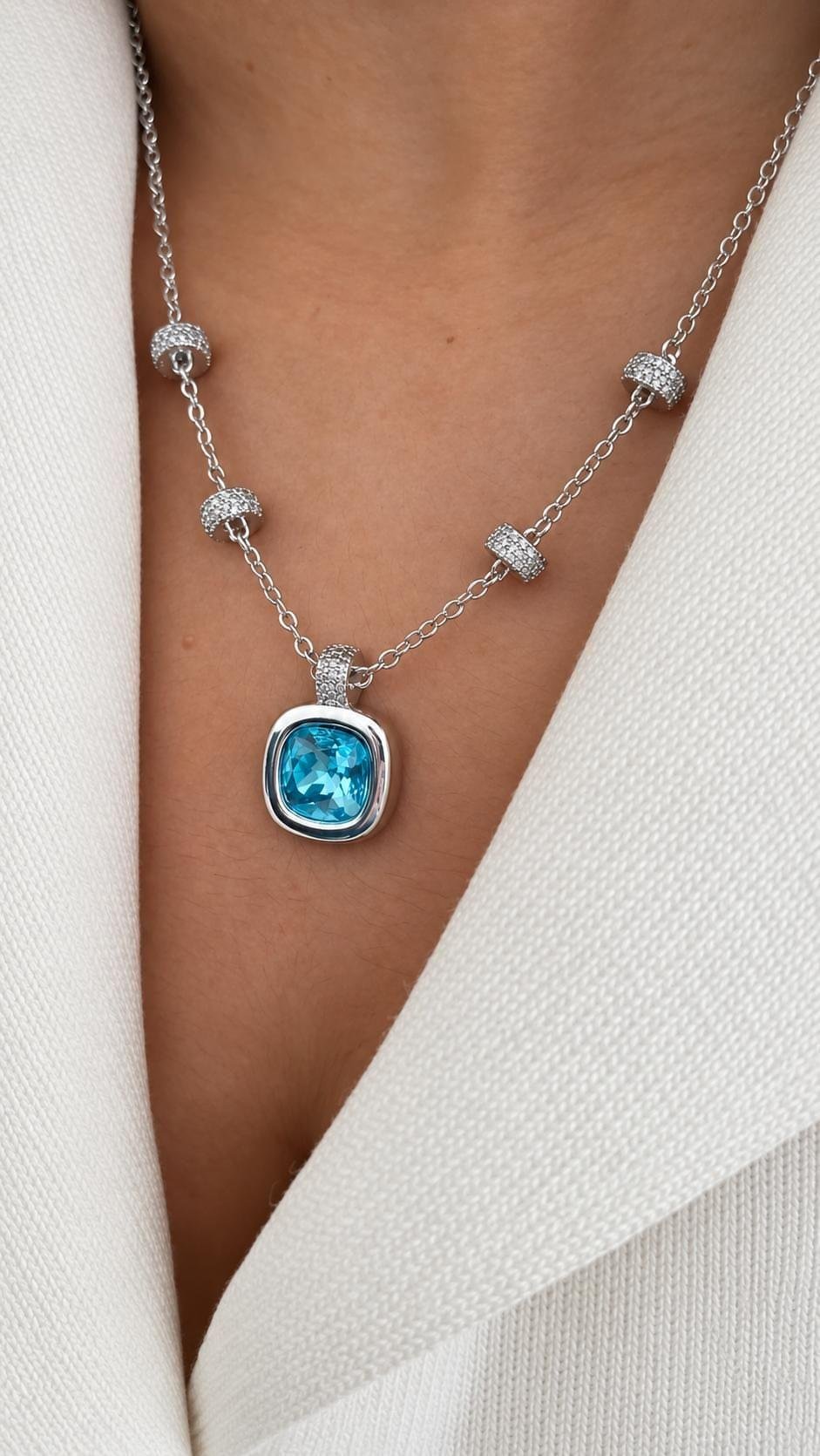 Zora semi precious stones necklace