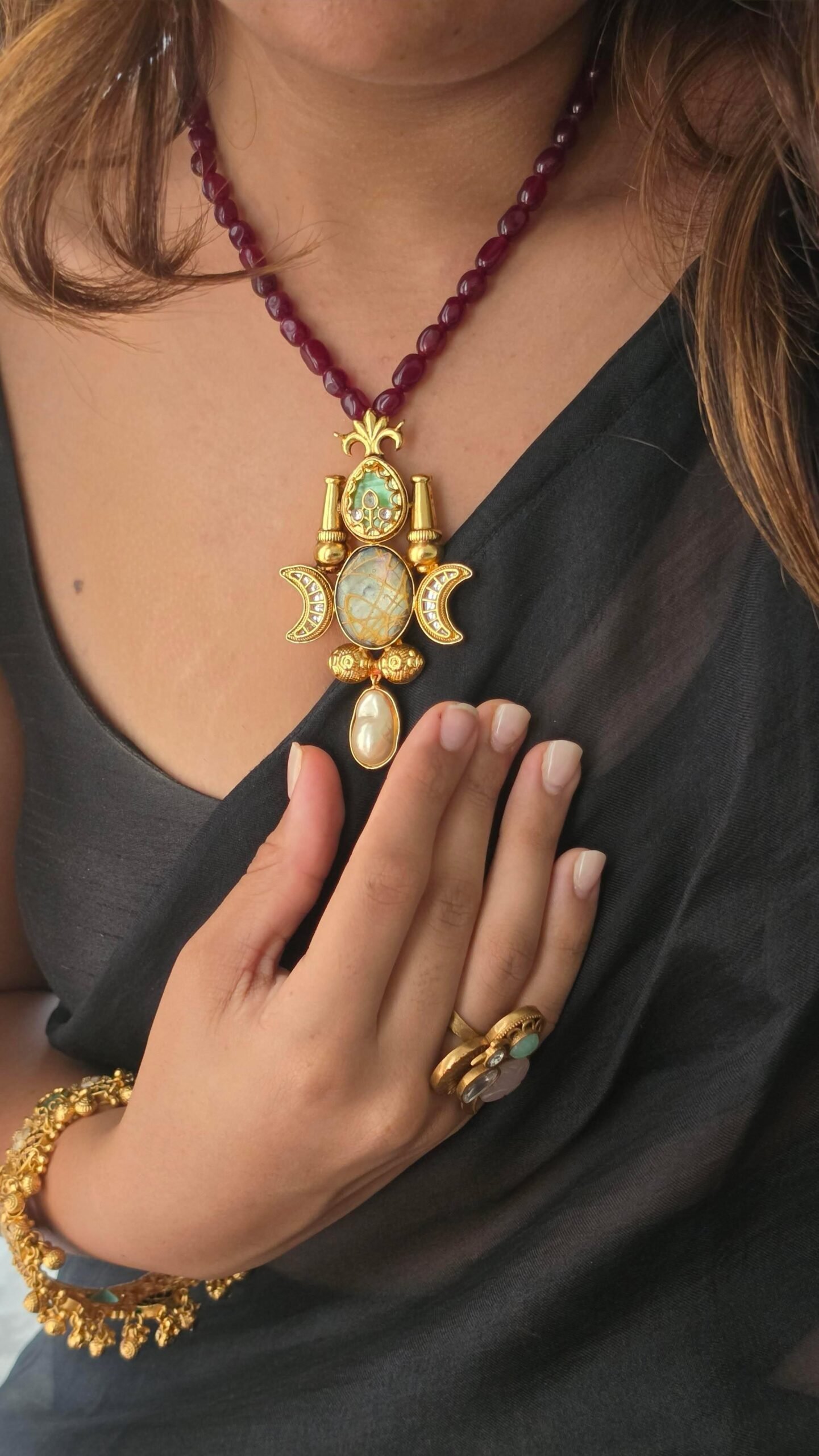 Rani semi precious pendent with earrings Thumbnail